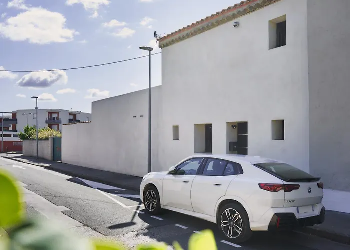 36 2 L Air Marin Terrasse Bioclimatique Toutes Saisons Detente Et Confort Netflix Sur Ecran Geant Stationnement Gratuit Et Acces Autoroute Facile